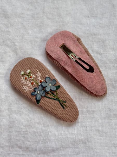 Hovedbilde Broderte hårspenner - rosa