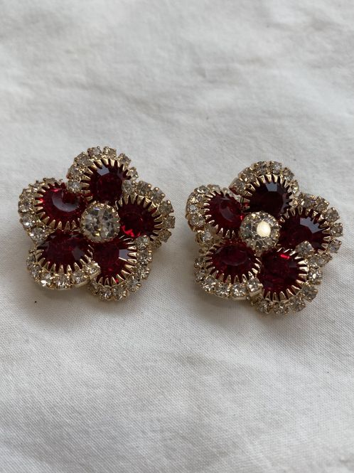 Hovedbilde Bling blomsterknapper - Dyp rød