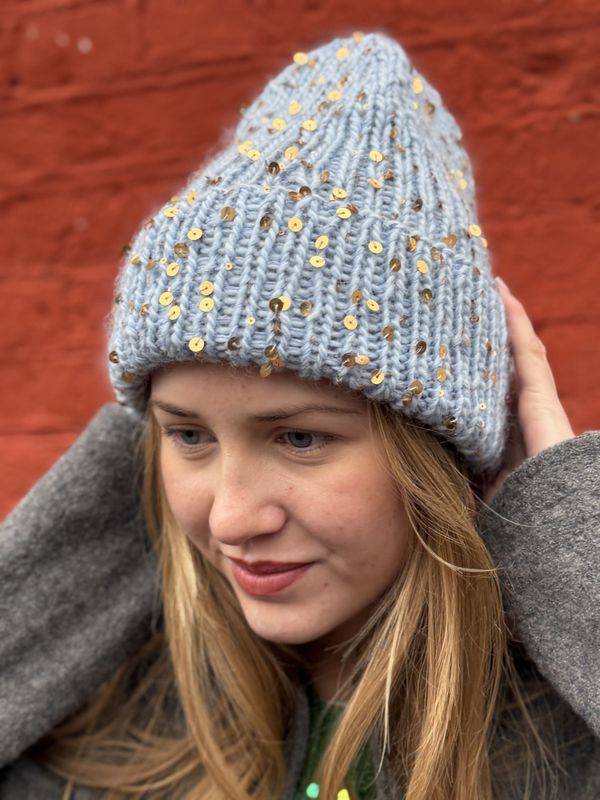 Amy Hat