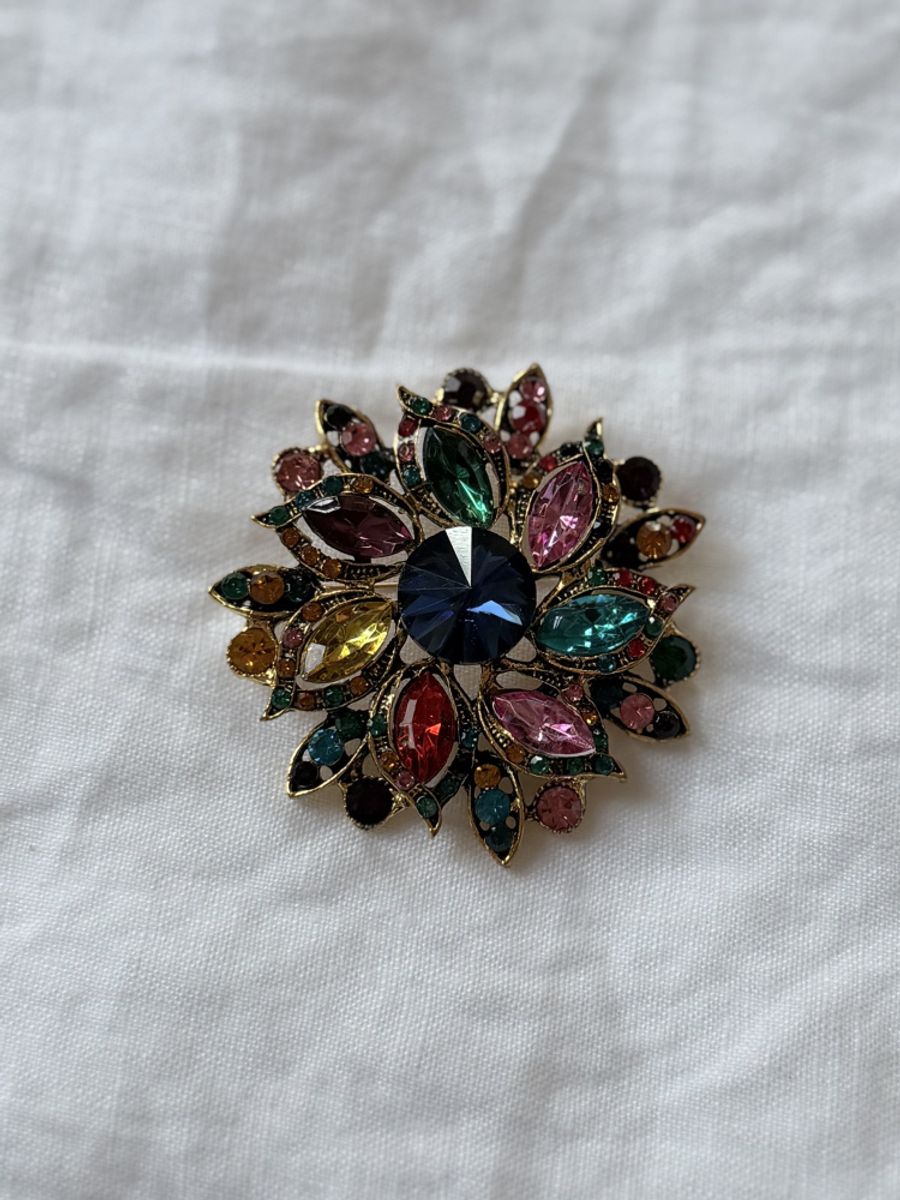 Brosje stor blomst - flerfarget