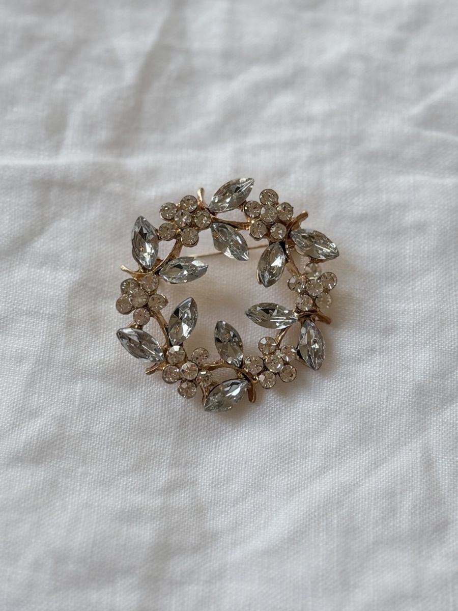 Brosje med blomster - lys