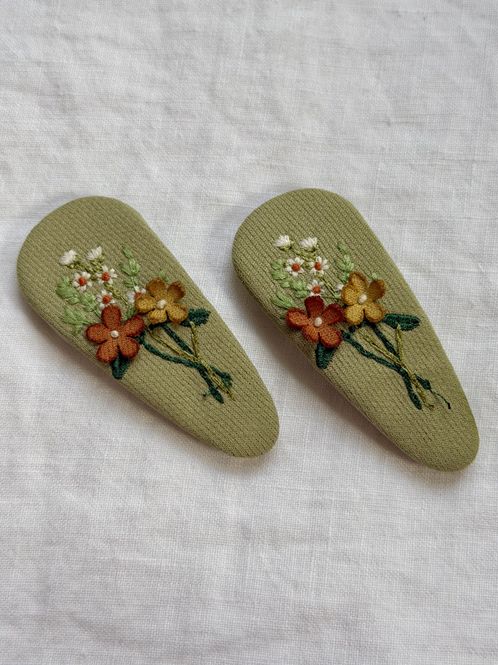 Hovedbilde Broderte hårspenner - grønn