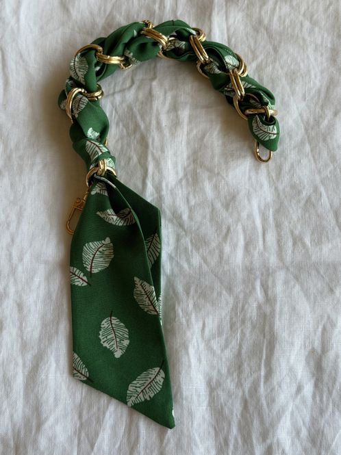 Hovedbilde Lenke med silkeskjerf - grønn med blader
